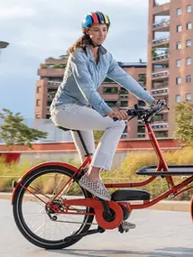Lastenrad E-Cargobike E-Bike Bicicapace Pelican zeigt sich als wandelbarer Design-Flitzer in italienischem Retro-Design