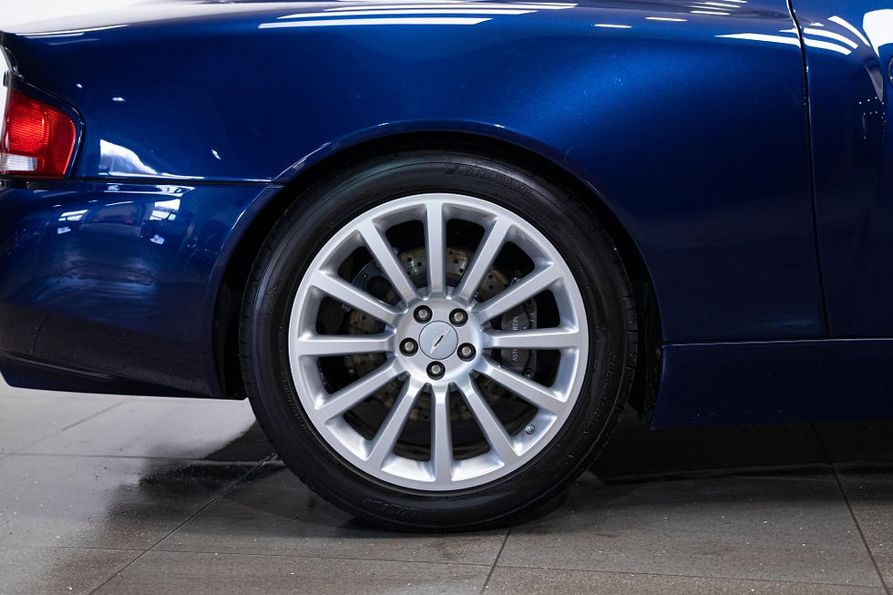 Thumbnail: ASTON MARTIN VANQUISH 5.9 V12 2DR