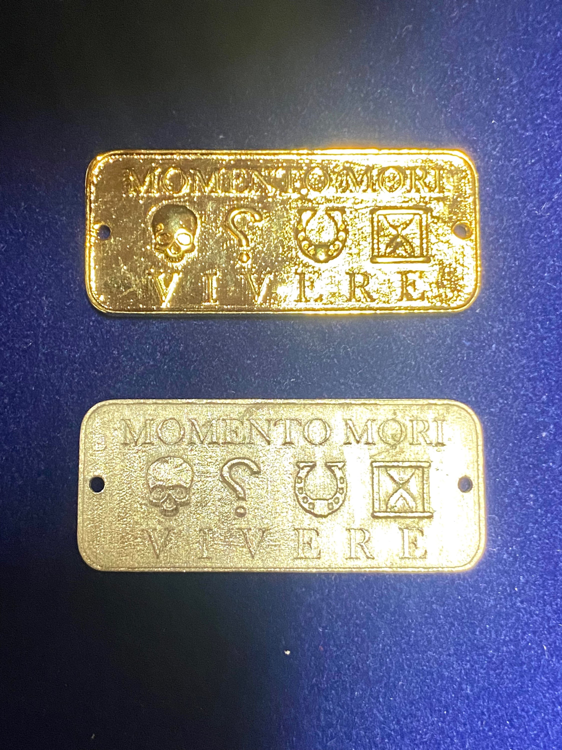 Momento Mori Vivere Fob