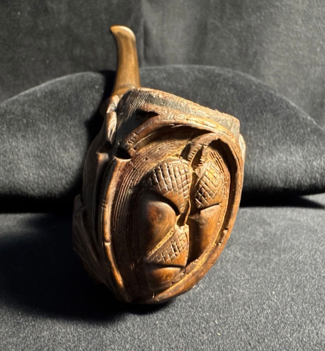 Acorn Carved Estate Pipe