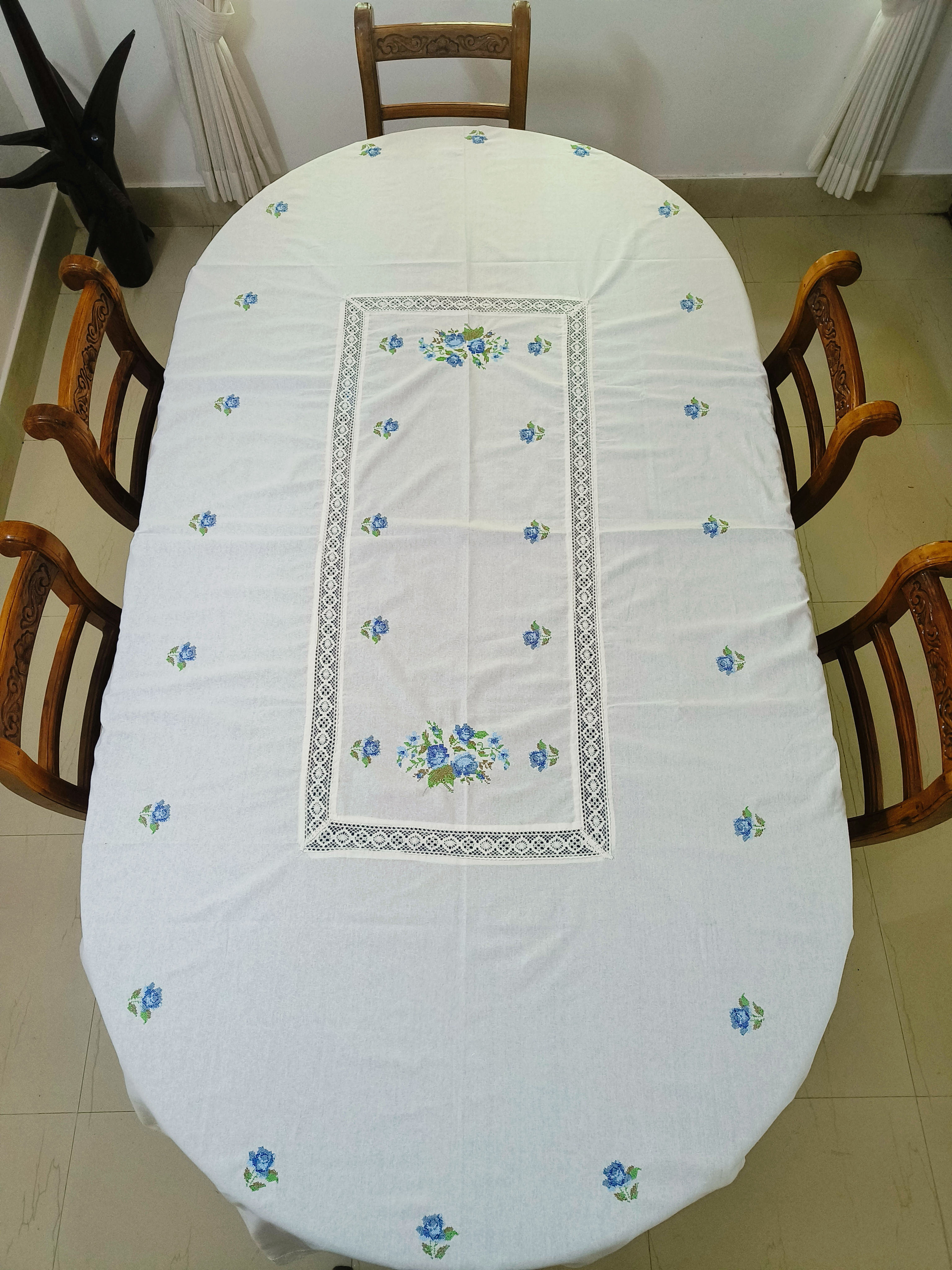 Embroidered table cloth 