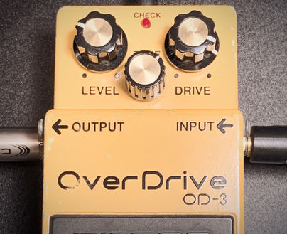 最近はギターアンプが進化してるのでOver Driveペダルがおすすめ