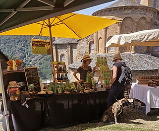 Marché du samedi à Conques