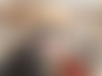 There’s something timeless about a couples session spent in quiet corners—where whispered conversations, warm drinks, and shared glances tell the story. This cozy bookstore and café couples session in Cleveland was all about slowing down and leaning into the kind of intimacy that feels effortless and real.