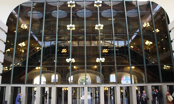 Entrata_Teatro_Regio_(Torino) (1)_edited.jpg
