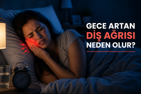 “Gece artan diş ağrısını yaşayan bir kadının yer aldığı sinematik dental blog görseli. Kırmızı ağrı efekti ve karanlık gece atmosferiyle diş hassasiyetini vurgulayan modern tasarım.”