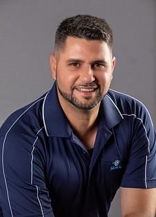 Headshot's-9.jpg