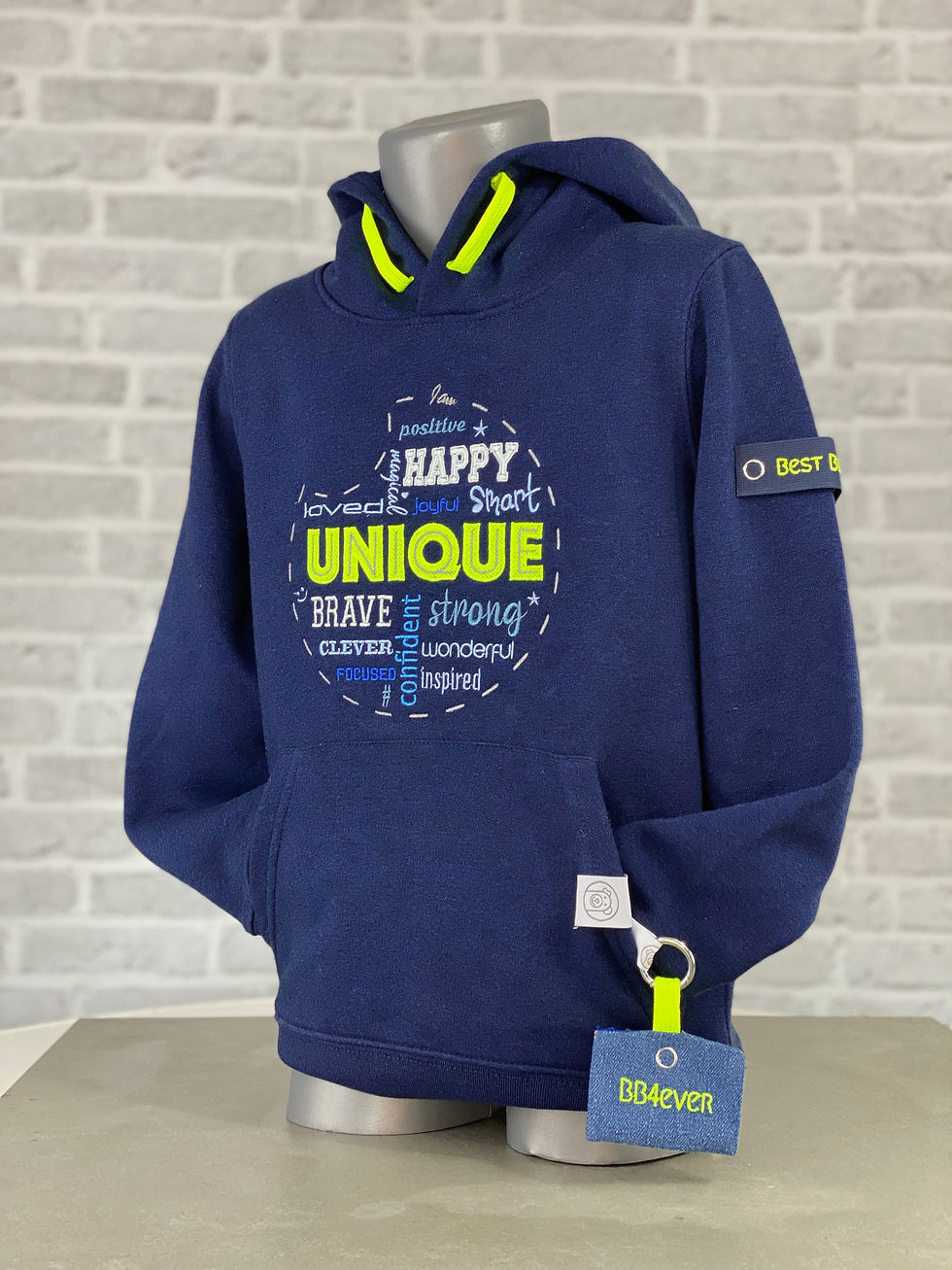 Miniaturbild: BUDDY HOODIE - Vorderansicht mit Täschchen, dunkelblau