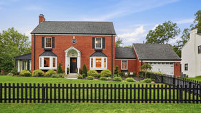 Front of house for sale in Pleasant Ridge Oh