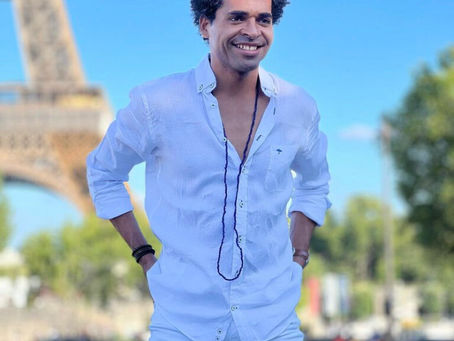 CANTOR BAIANO TOM DANTAS FUNDA ASSOCIAÇÃO NA FRANÇA E PROMOVE 1ª FESTA PARA YEMANJÁ, EM PARIS