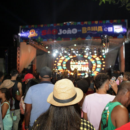 ÚLTIMA NOITE DO SÃO JOÃO EM PARIPE AGITA O PÚBLICO E MOVIMENTA A ECONOMIA DO SUBÚRBIO DE SALVADOR