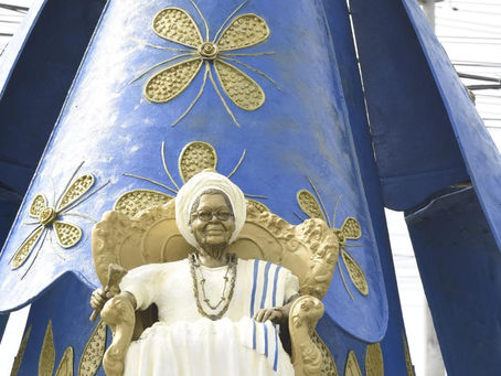 PREFEITURA REINAUGURA ESTÁTUA DE MÃE STELLA DE OXÓSSI APÓS INCÊNDIO