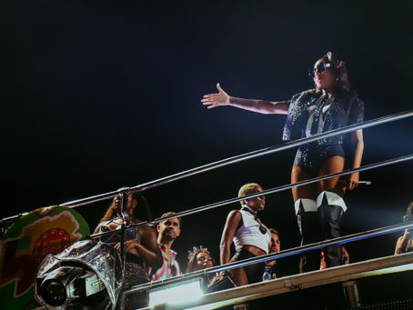EM TRIO SEM CORDAS, LUDMILLA ARRASTOU MILHARES DE FOLIÕES NO CARNAVAL DE SALVADOR