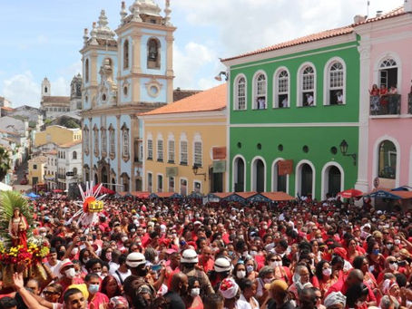 FESTA DE SANTA BÁRBARA LEVA MILHARES DE PESSOAS AO LARGO DO PELOURINHO NESTE DOMINGO
