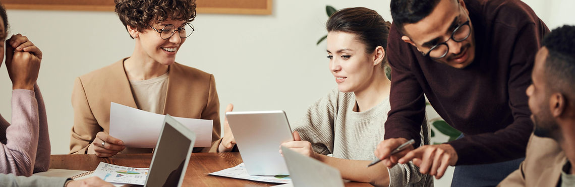 reunión de grupo trabajo en equipo