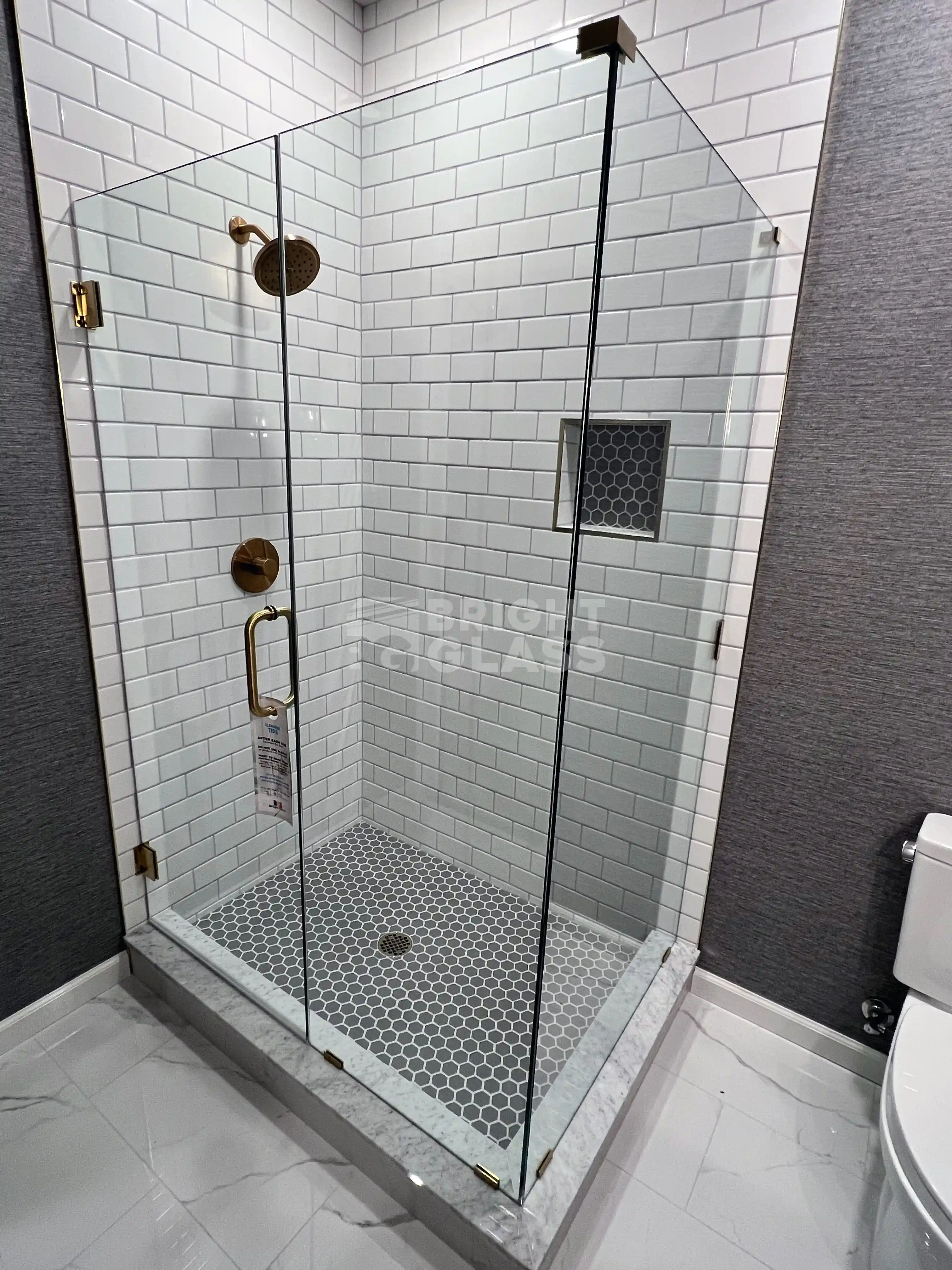 Bright Glass - San Andres Shower Door - Tempered glass