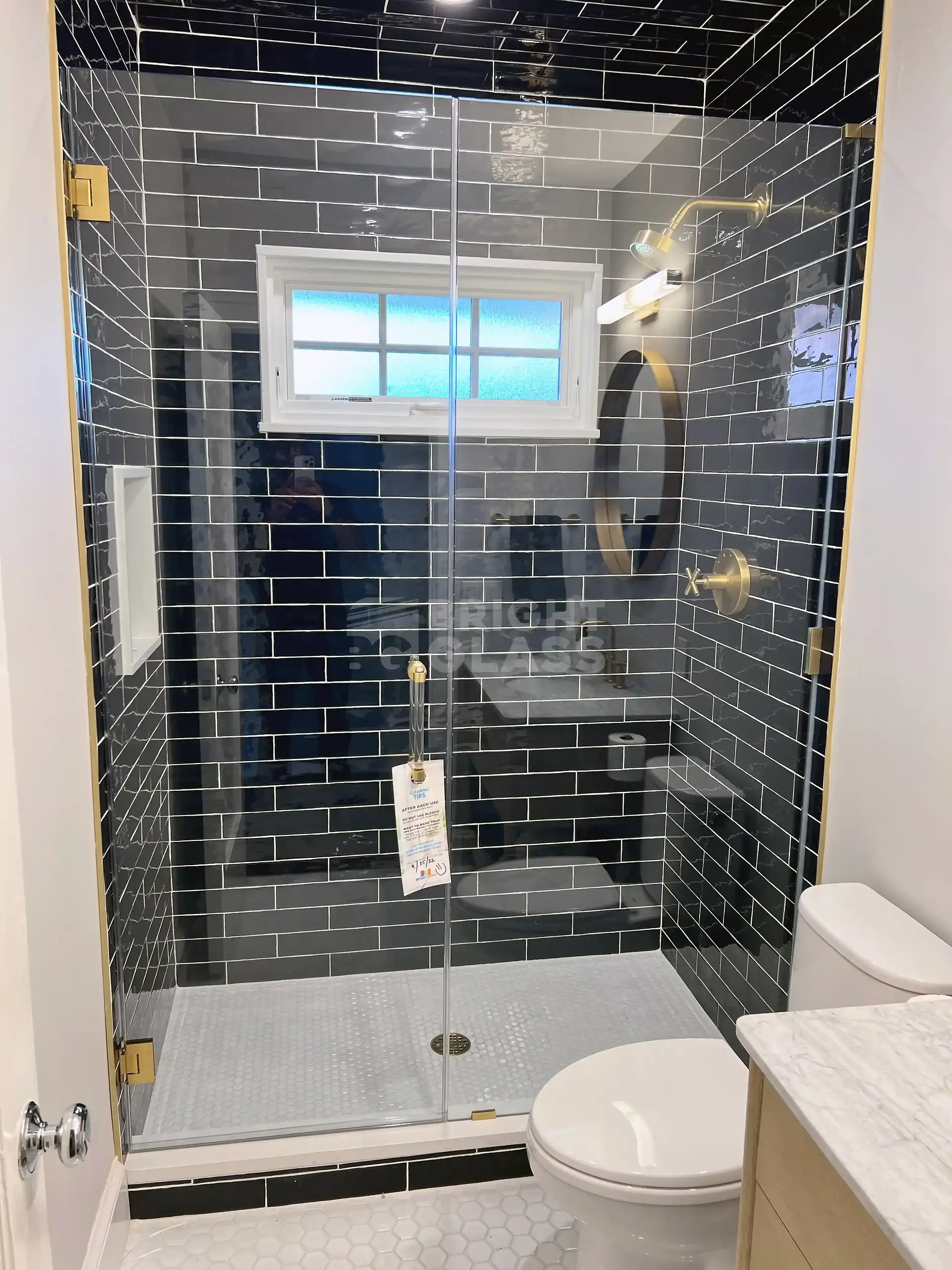 Bright Glass - Tayrona shower door - Tempered glass