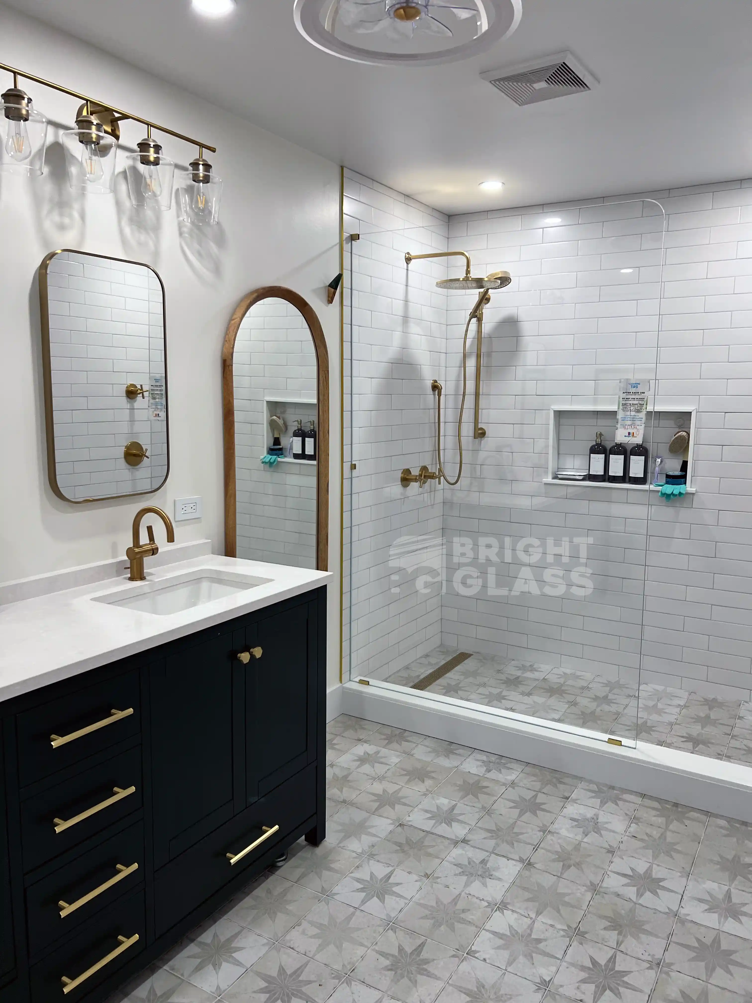 Bright Glass - San Andres Shower Door - Tempered glass