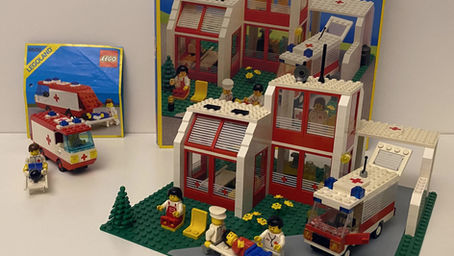 LEGO 6380 Krankenhaus von 1987 und 6688 im Classic Review 