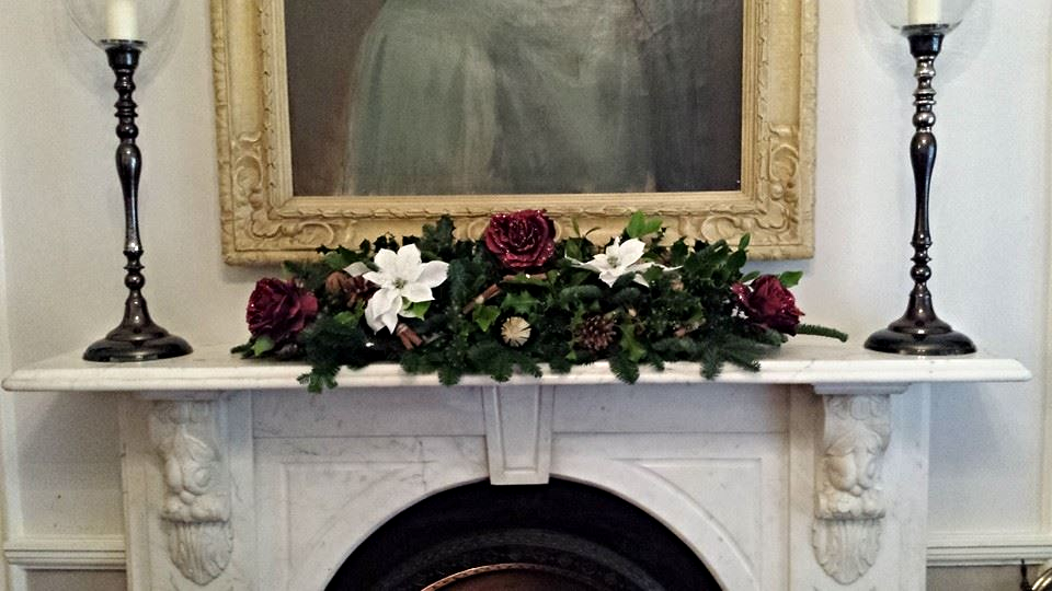 Festive Garland Arrangements