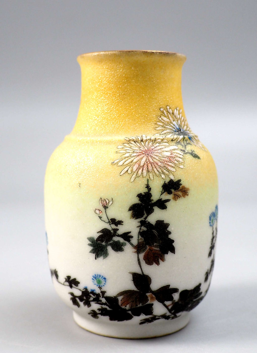 サムネイル： 【Sold】 竹内忠兵衛 石目焼 花瓶 黄色   底部に書き銘「専売特許二二五二五一五」