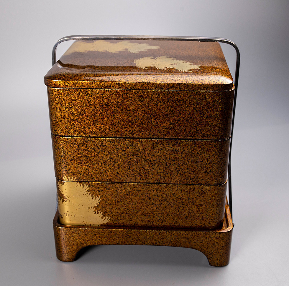 サムネイル： 【SOLD】 輪島漆　蒔絵　梨地手提重　銀製手提げ　共箱　明治期