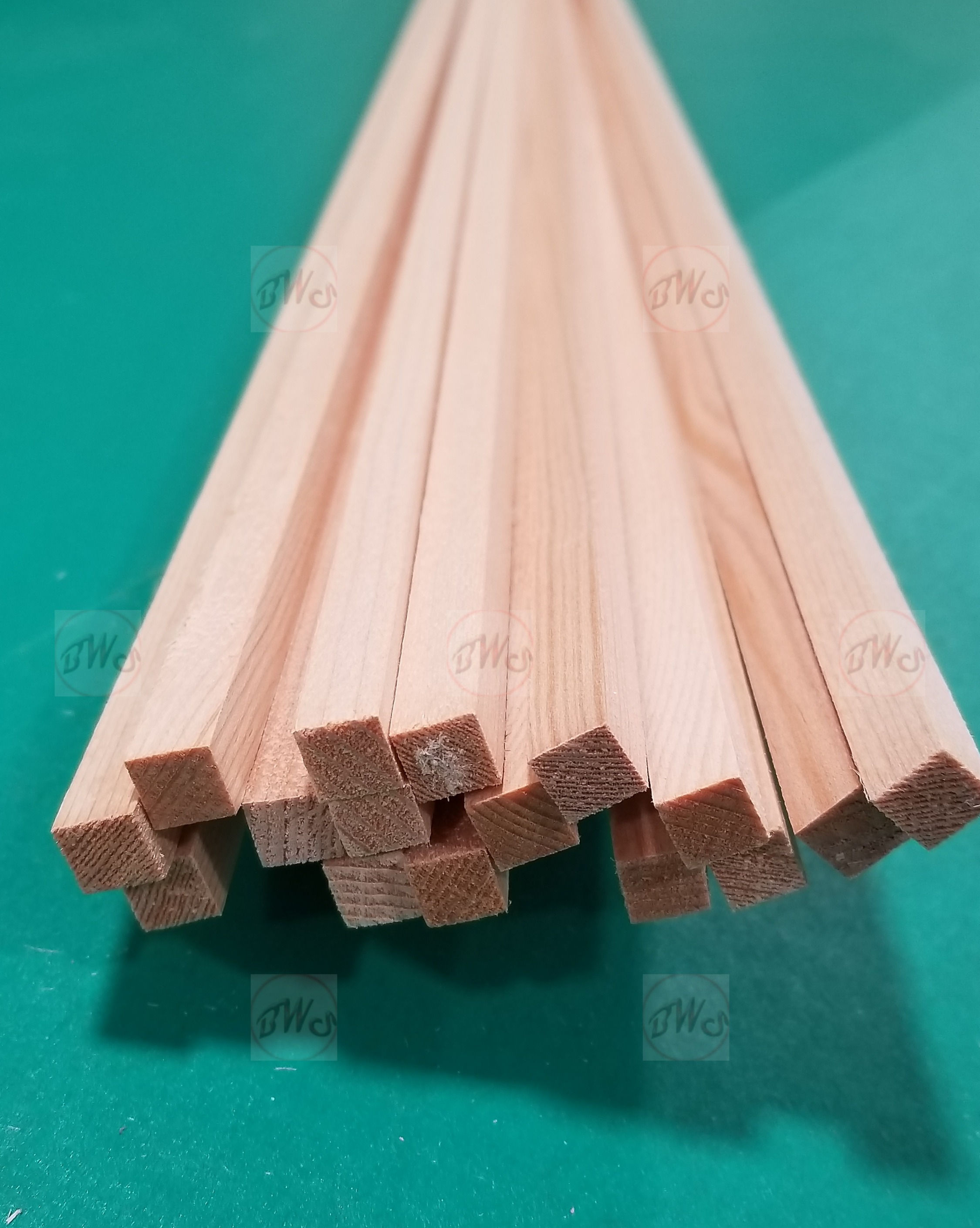 Spruce 5/16 x 5/15 x 36" 5566