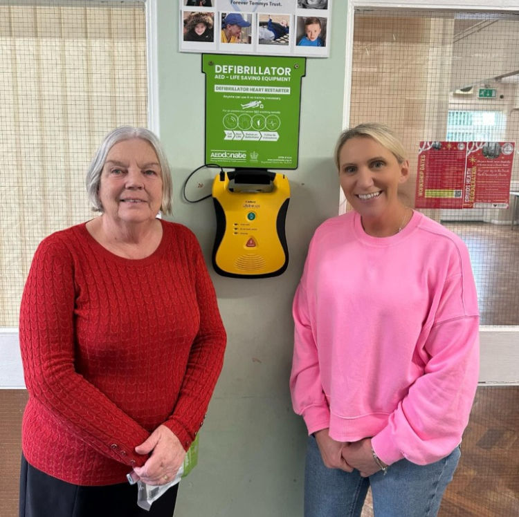 download (5)tre_edited.jpg