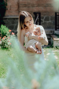 breastfeeding-mother-with-new-baby