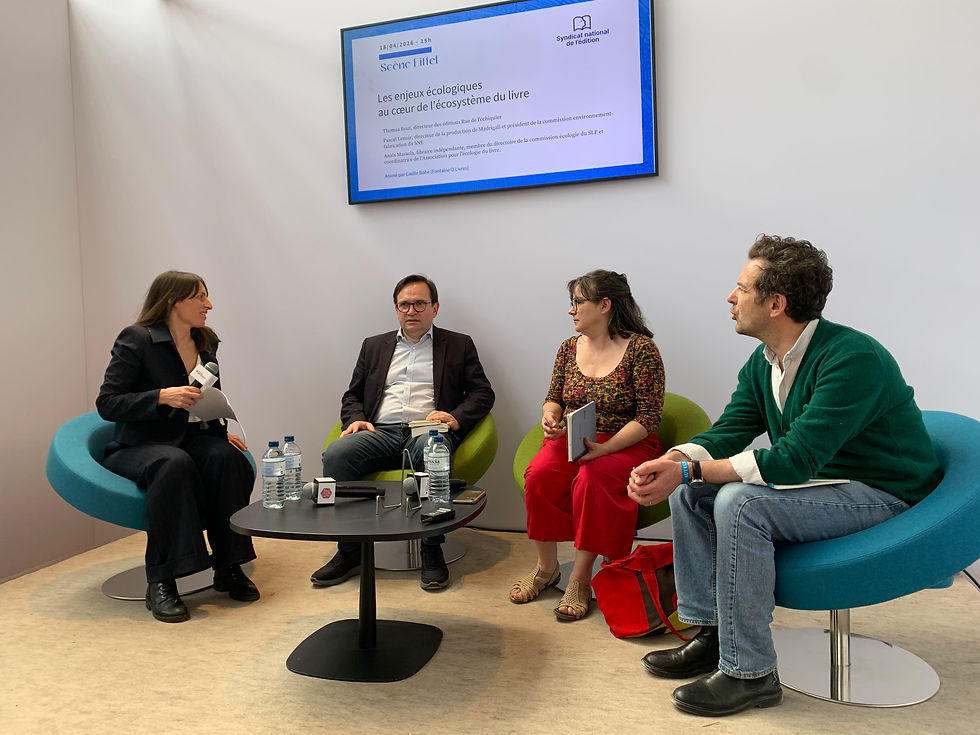 Table ronde autour de l'écologie du livre animée par Gaëlle Bohé, fondatrice de l'association Fontaine O Livres, Anaïs Massola libraire et membre du SLF, Thomas Bout, directeur des éditions Rue de l'échiquier et Pascal Lenoir, directeur de la production pour Madrigall.