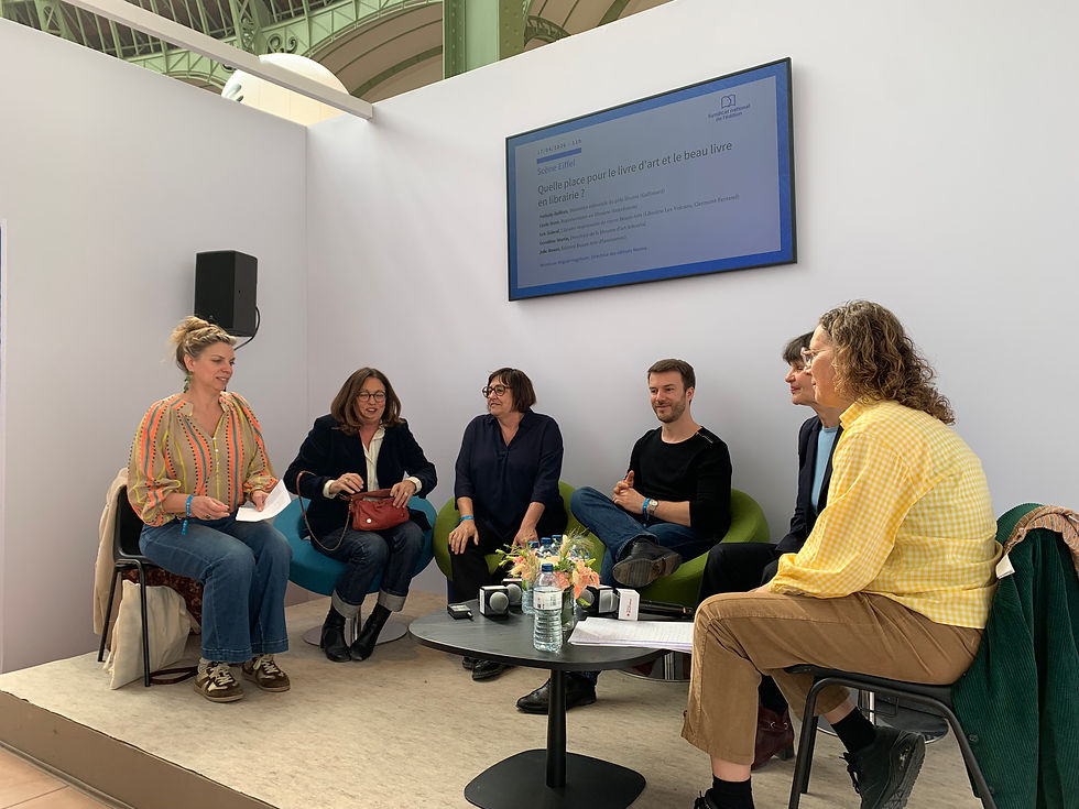 Table ronde sur la place du livre d'art en librairie.