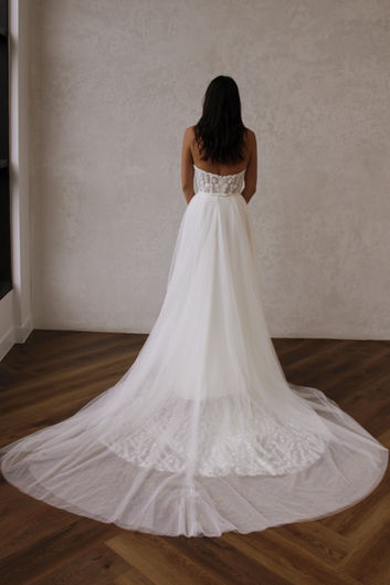 MADEWITHLOVE MADE WITH LOVE MADEWITHLOVEBRIDAL POSIE BRIDAL BRIDE BRIDES WEDDING DRESS BRIDAL CARLA JENKINS