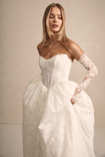 MADEWITHLOVE MADE WITH LOVE MADEWITHLOVEBRIDAL POSIE BRIDAL BRIDE BRIDES WEDDING DRESS BRIDAL CARLA JENKINS
