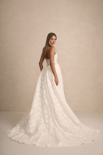 MADEWITHLOVE MADE WITH LOVE MADEWITHLOVEBRIDAL POSIE BRIDAL BRIDE BRIDES WEDDING DRESS BRIDAL CARLA JENKINS