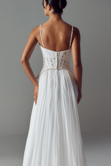 madi lane. bride. brides. bridal. bridal skirts. bridal separates, wedding. weddingdress. bridaldress.brideswings.