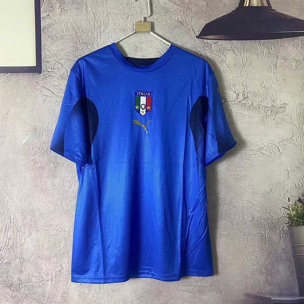 Italy (Home) 2004/05 Retro T-shirt