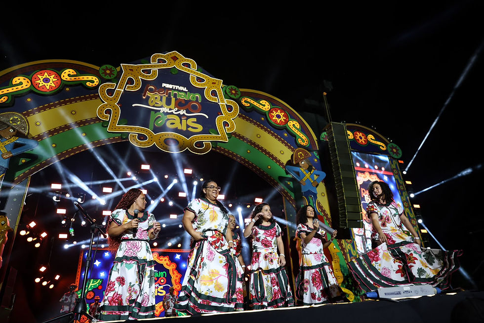 Samba e cultura popular marcam encerramento do Festival Pernambuco Meu País em Arcoverde