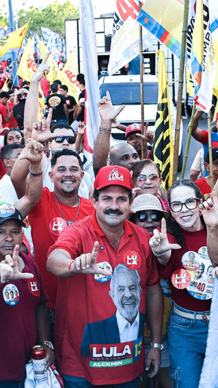 Luciano Pacheco participa de caminhada de apoio à reeleição de Lula em Arcoverde