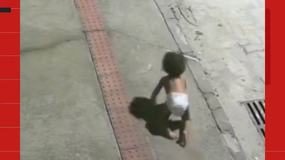 “Achei que era um cachorro”, diz motoboy que salvou bebê encontrada engatinhando sozinha durante a madrugada no ES