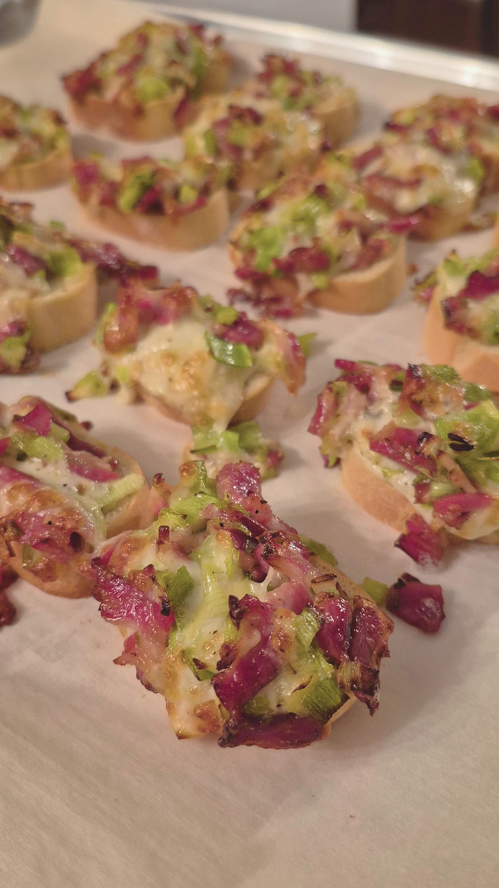 Une bouchée réconfortante avec la pancetta d'agneau fumé (bacon)