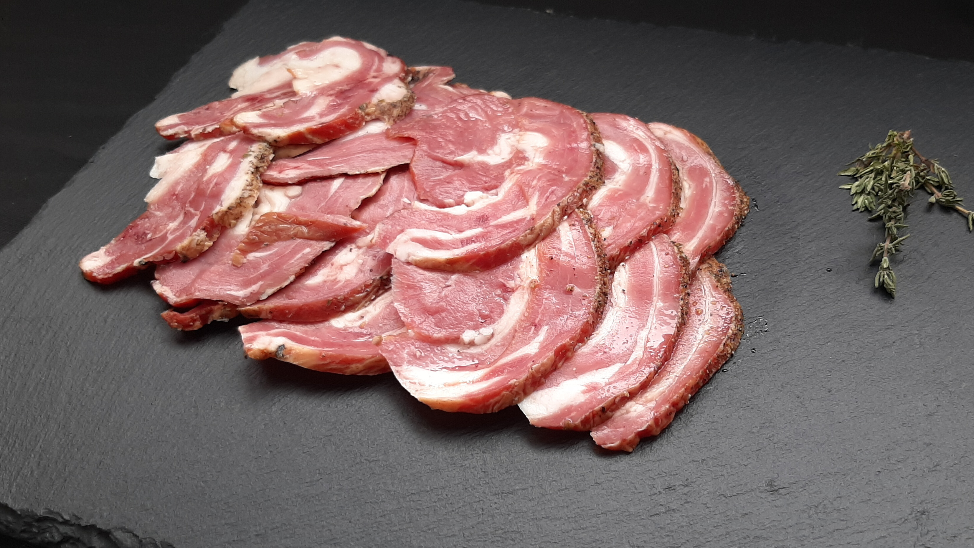 Pancetta d'agneau fumé (Bacon)