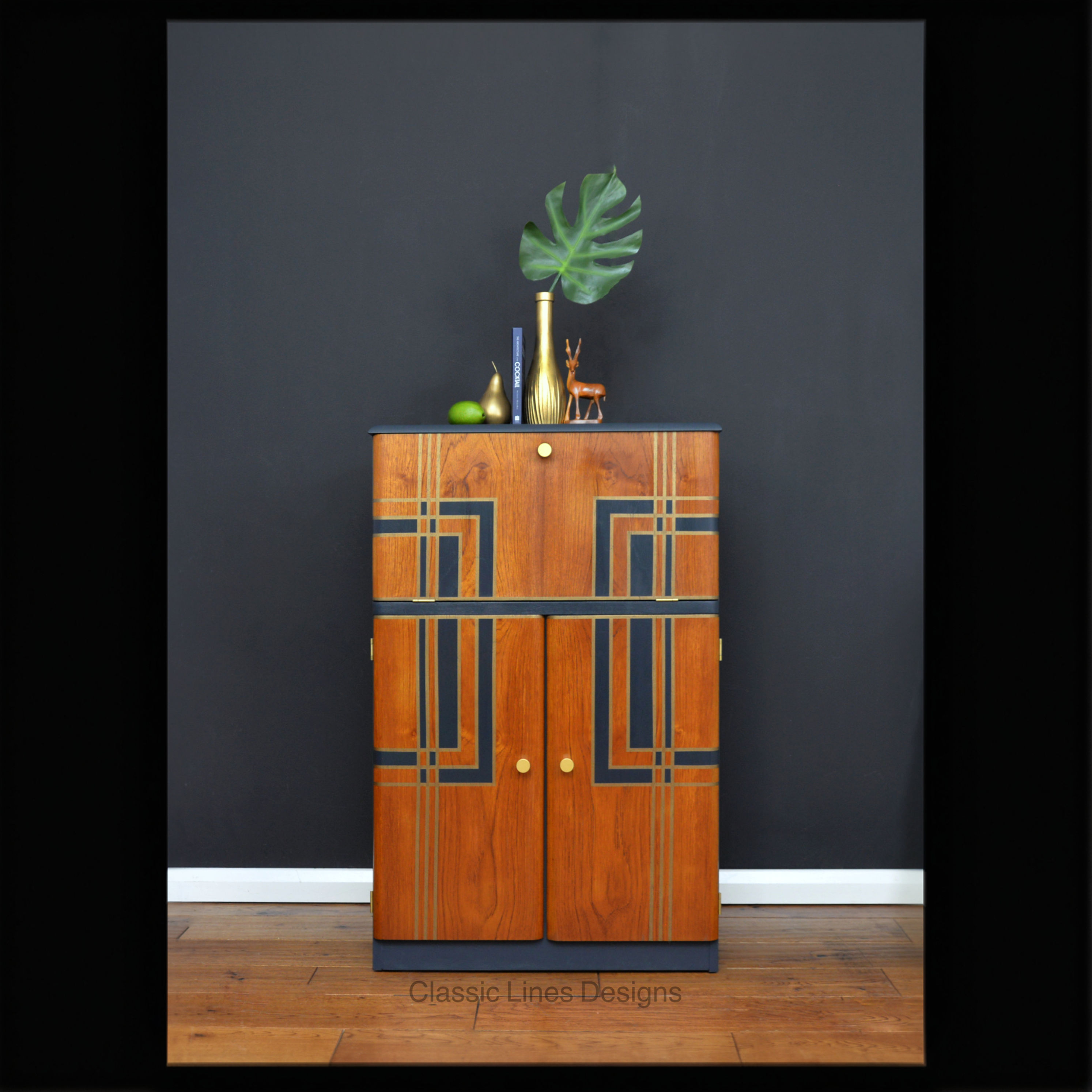 Vintage Oak Cocktail Cabinet | Art Deco Drinks Cabinet