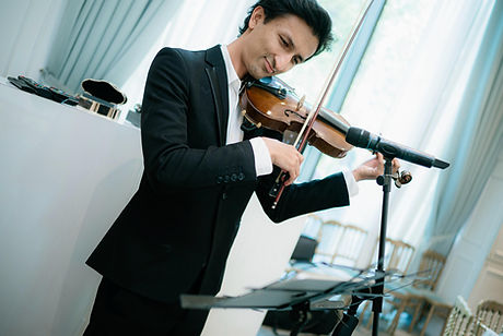 Dior Violin playing in Wedding in Singapore.jpeg