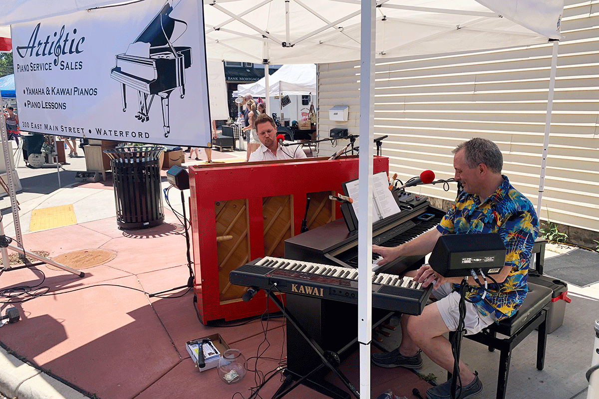 Dueling-Pianos-Eric-CW-web.gif