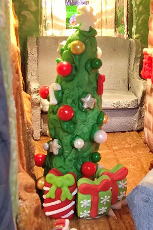 Victorian Dollhouse Gingerbread by Amber Repp