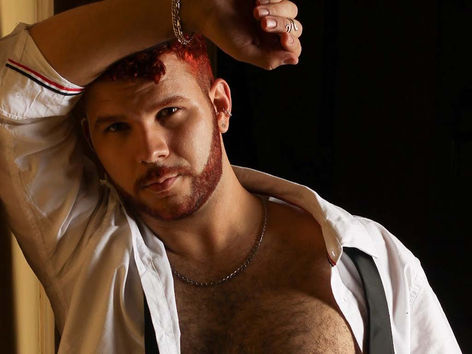 Desnudarse sin prisa: el ritual más íntimo de la seducción moderna