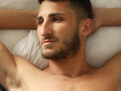 El Impacto del lenguaje corporal en la atracción y la intimidad