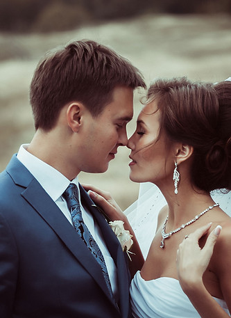 Wedding Kiss