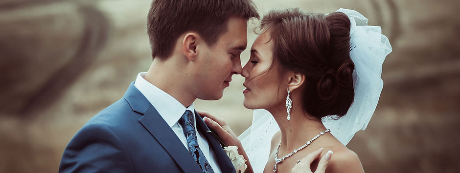 Wedding Kiss