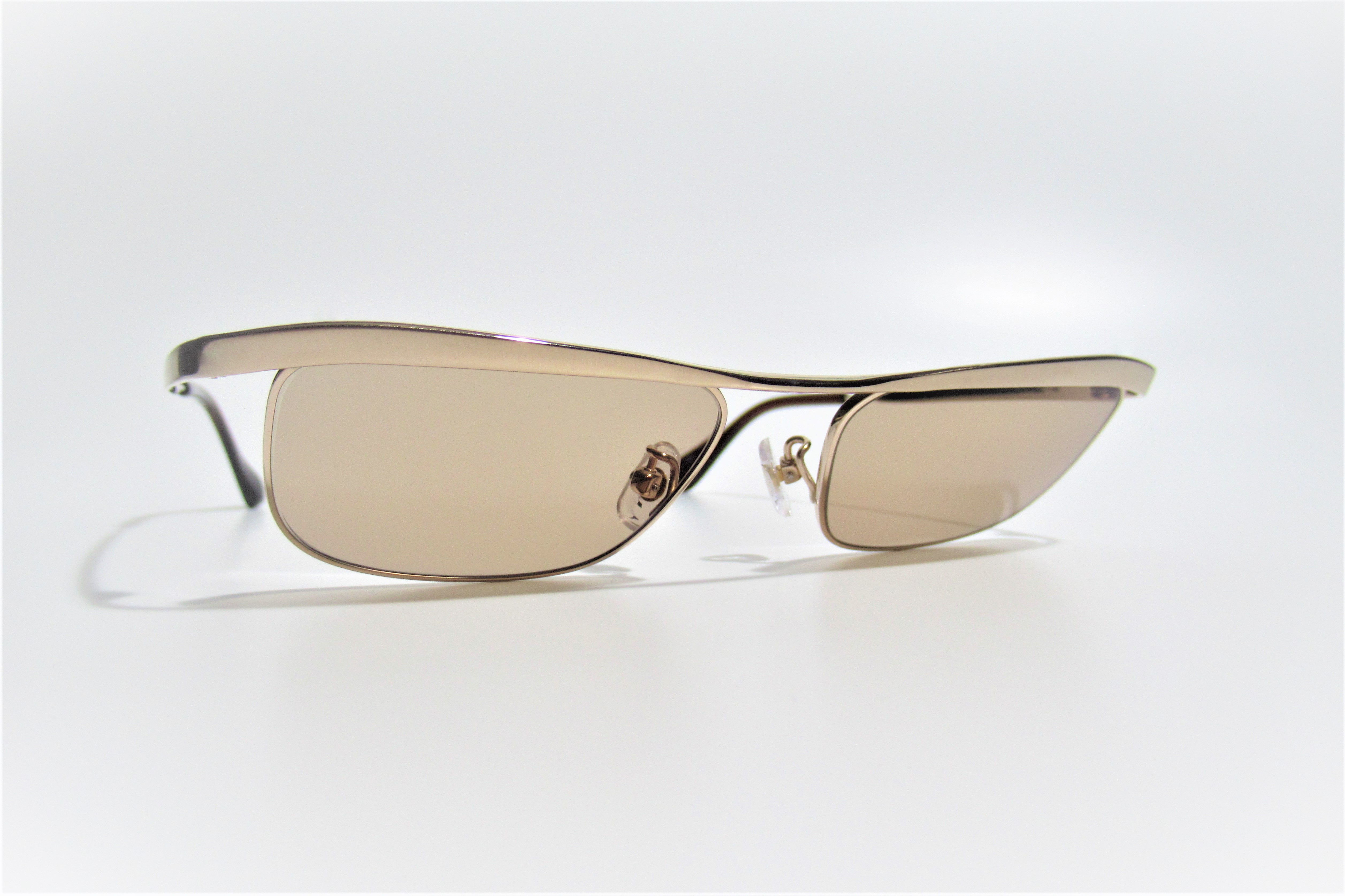 ゴールドフレーム×ブラウンレンズ